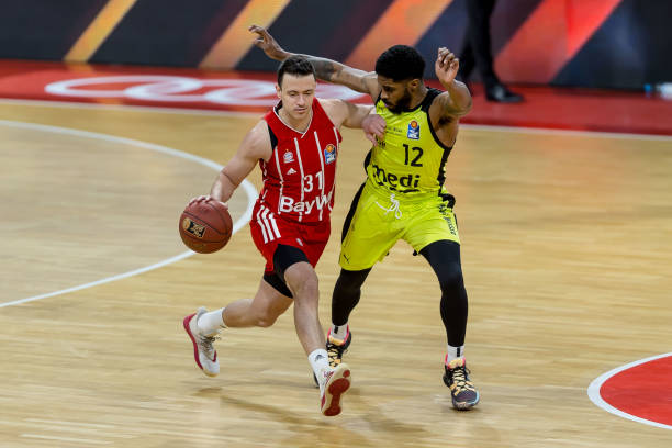 了球队的整 了球队的整