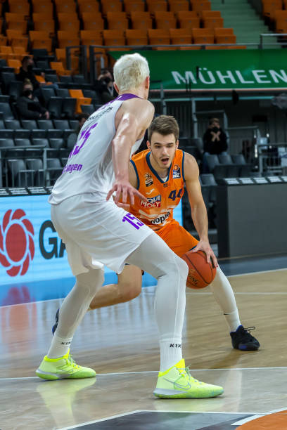 庭和青少年 庭和青少年